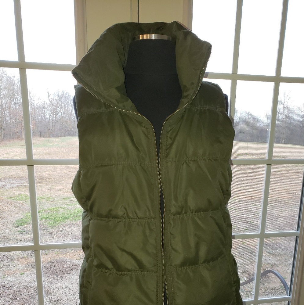 Old Navy fleece line vest